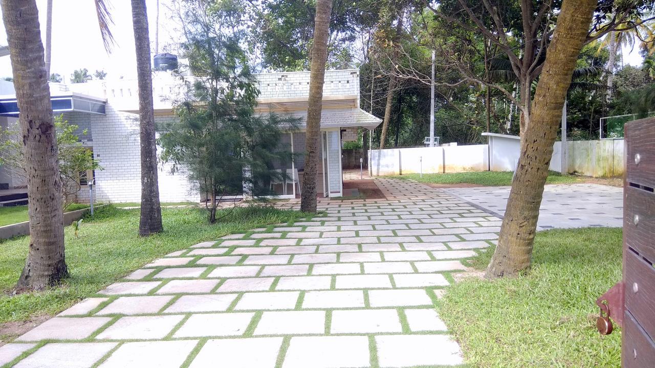 Cherai Natural Beach Hotel Cherai Beach Exterior foto