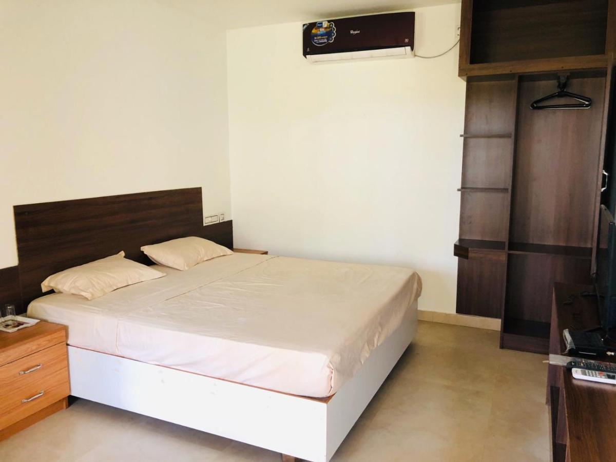 Cherai Natural Beach Hotel Cherai Beach Exterior foto